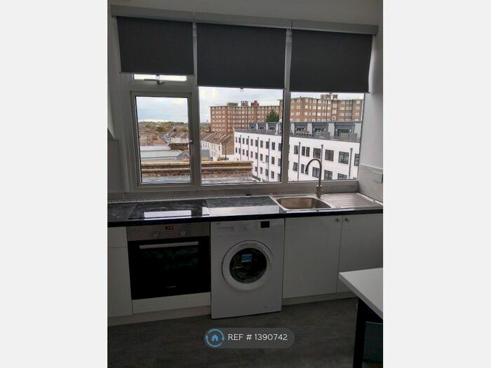 Studio To Rent In Cricklewood Broadway, London, NW2