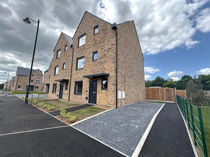 3 Bedroom Semi-Detached House To Rent In Downham Boulevard, Ravenswood, Ipswich, IP3