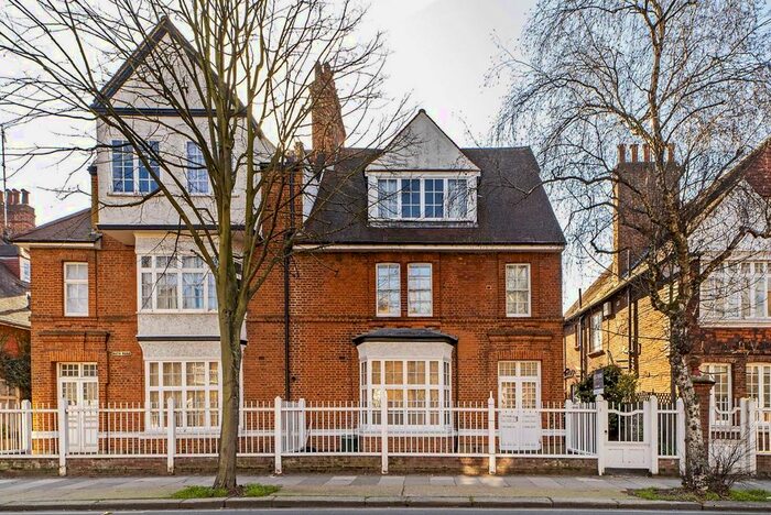 Studio To Rent In Bath Road, London, W4