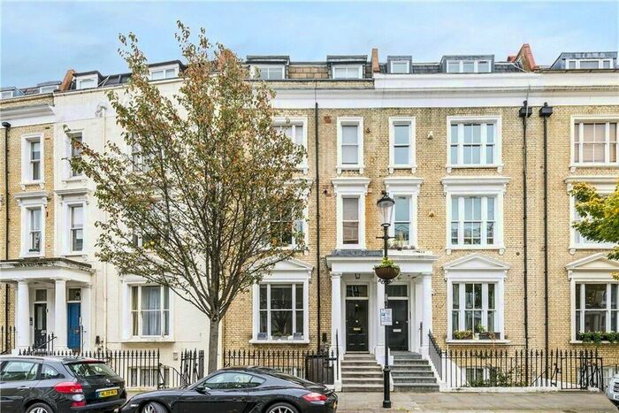 3 Bedroom Flat To Rent In Eardley Crescent, London, SW5