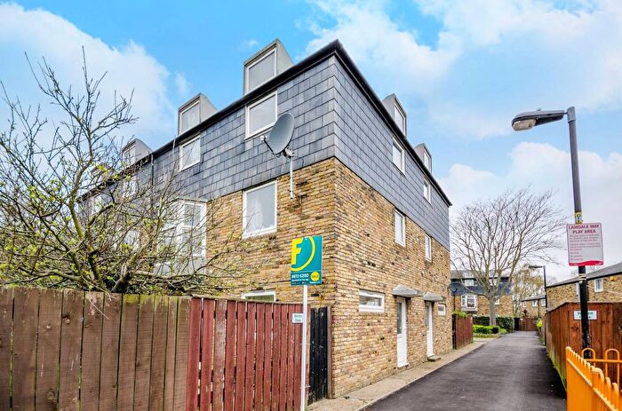 4 Bedroom Property For Sale In Warren Close, West Dulwich, London, SE21