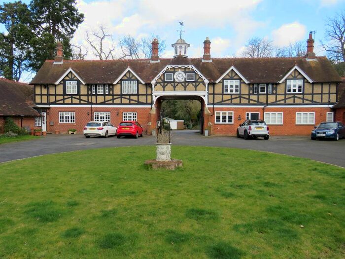 3 Bedroom End Of Terrace House For Sale In Watling Street, Little Brickhill, Milton Keynes, MK17