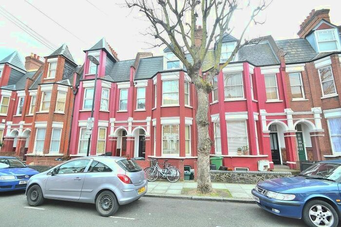2 Bedroom Flat To Rent In Flat, Birnam Roadfinsbury Parklondon, N4