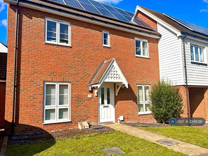 3 Bedroom Semi-Detached House To Rent In Clayhill Gardens, Rochester, ME3