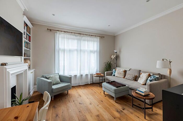 2 Bedroom Property To Rent In Wandsworth Bridge Road, Fulham, SW6