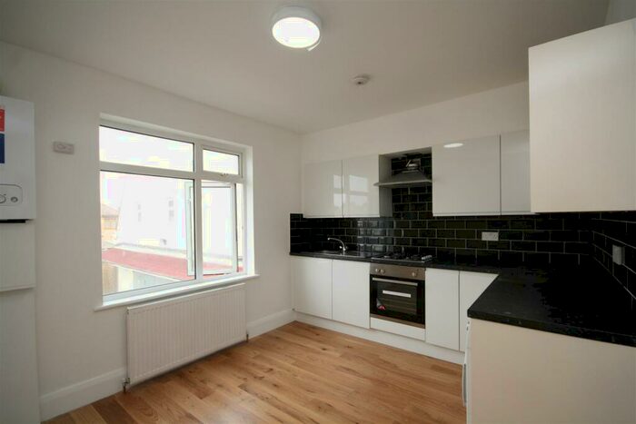 2 Bedroom Flat To Rent In High Road, Chadwell Heath, RM6