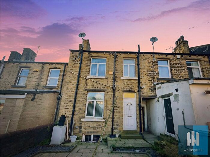 2 Bedroom Terraced House To Rent In May Street, Crosland Moor, Huddersfield, HD4