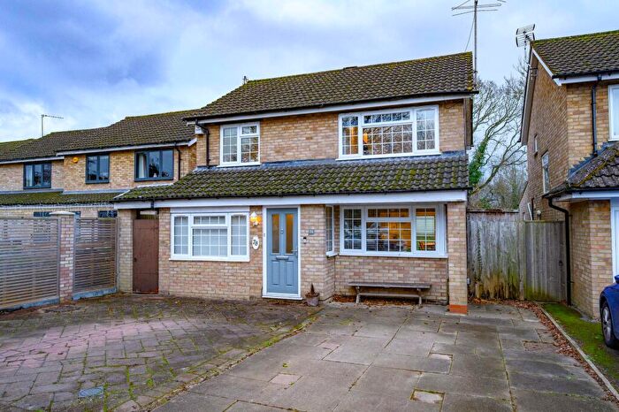 4 Bedroom Detached House For Sale In Maplefield, Park Street, AL2