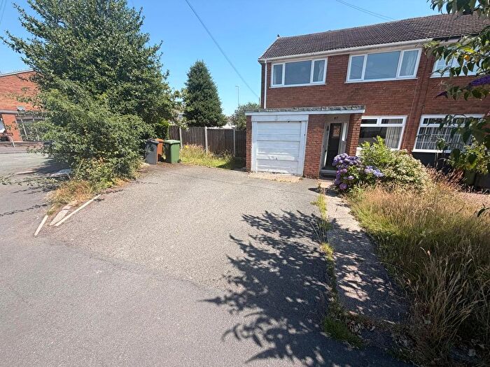 3 Bedroom Semi-detached House To Rent In Maxholm Road, Streetly, B74