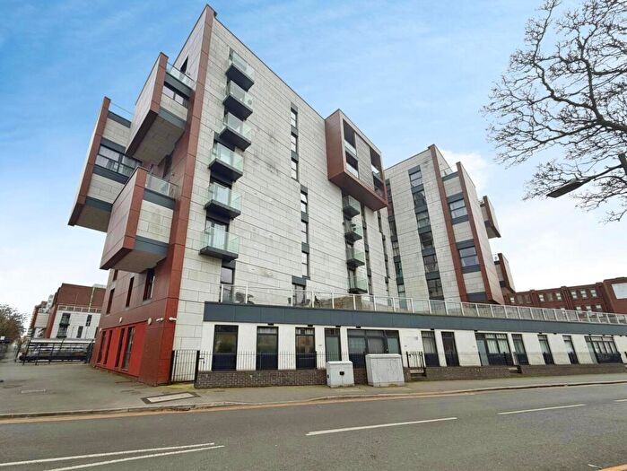 2 Bedroom Apartment For Sale In Victoria Avenue, Southend-on-Sea, Essex, SS2