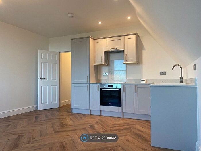 2 Bedroom Flat To Rent In Craigmore Hall, Crowborough, TN6