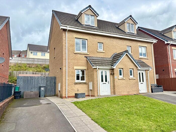 3 Bedroom Semi-Detached House For Sale In Clos Y Cwm, Pontardawe, Swansea., SA8