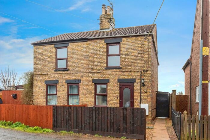 2 Bedroom Semi-Detached House For Sale In Marina Drive, March, PE15