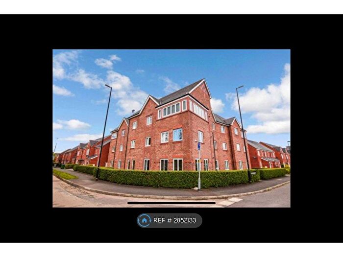 2 Bedroom Flat To Rent In Draybank Road, Broadheath, Altrincham, WA14