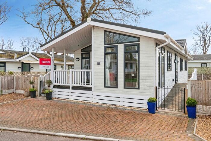 2 Bedroom Mobile Home For Sale In Mapleridge Lane, Yate, Bristol, BS37