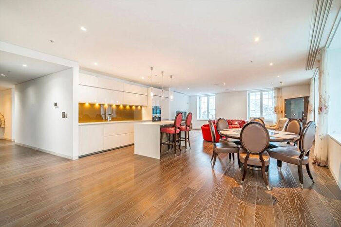 3 Bedroom Flat For Sale In Strand, West End, WC2R