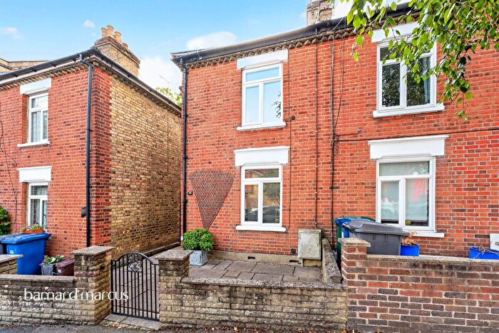 2 Bedroom Semi-Detached House For Sale In Jackson Road, Barnet, EN4