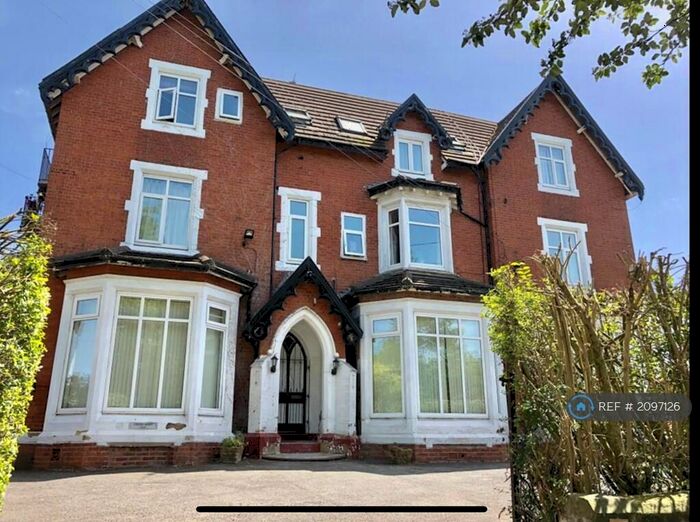 2 Bedroom Flat To Rent In Lincoln House, Manchester, M13