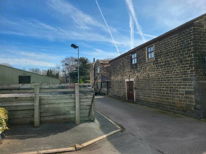2 Bedroom Flat To Rent In Waterlane Stables, Dewsbury, WF12