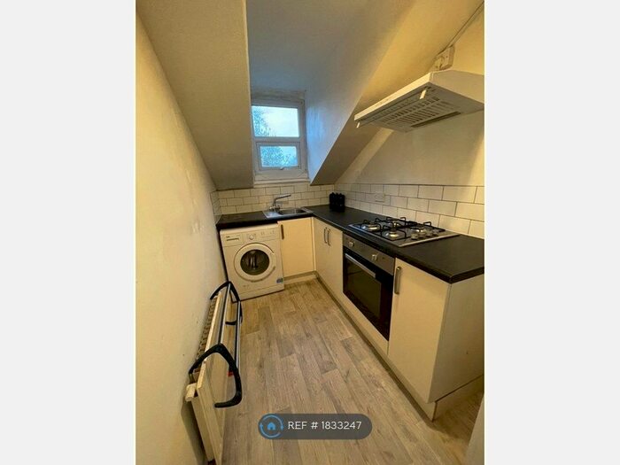 1 Bedroom Flat To Rent In Demesne Road, Whalley Range, M16