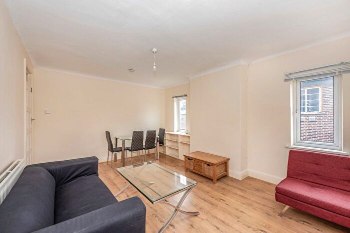 2 Bedroom Flat To Rent In Great West Road, Isleworth, TW7