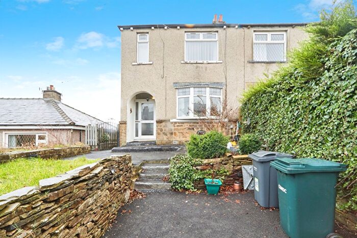 3 Bedroom Semi Detached House For Sale In Oakworth Road, Keighley, BD21