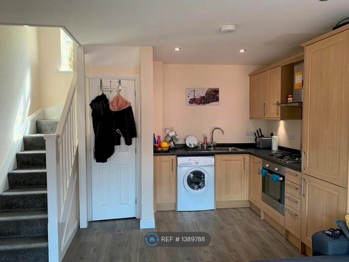 1 Bedroom Terraced House To Rent In Robin Hood Mews, Luton, LU1