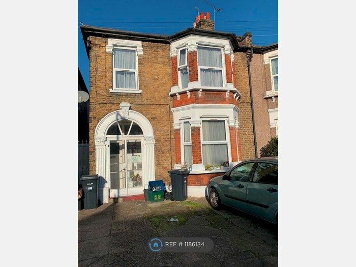 2 Bedroom Flat To Rent In Balfour Road, Ilford IG1