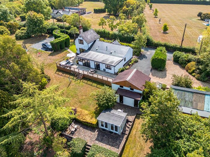 3 Bedroom Cottage For Sale In Woodland Road, Dodford, Bromsgrove, Worcestershire, B61