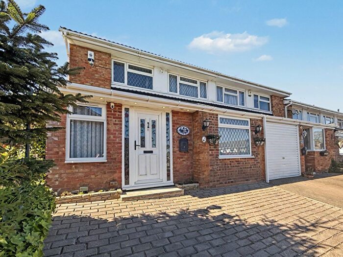 3 Bedroom End Of Terrace House For Sale In Woollett Road, Sittingbourne, ME10