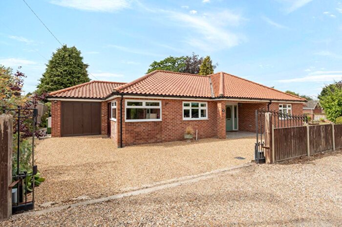 3 Bedroom Detached Bungalow For Sale In Glebe Close, Hingham, NR9