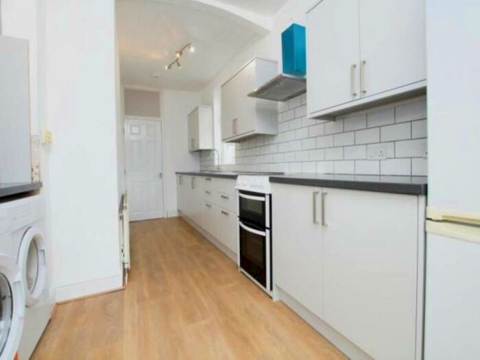 4 Bedroom End Of Terrace House To Rent In Keys Avenue, Horfield, Bristol, BS7