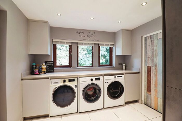 4 Bedroom Detached House For Sale In The Sycamores, Scawthorpe, Doncaster, DN5