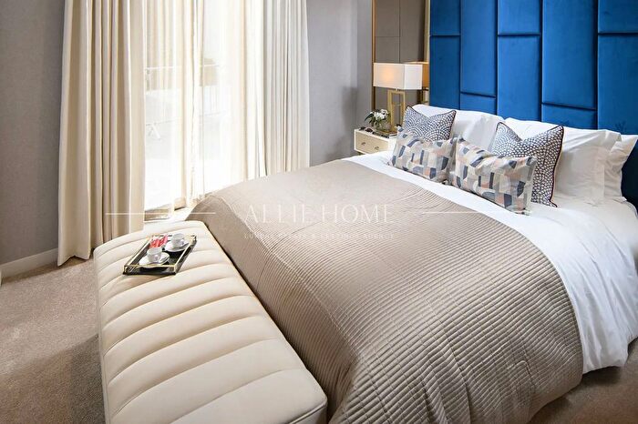 1 Bedroom Flat For Sale In Edgware Road, London, W2