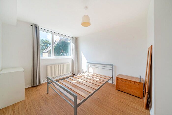 1 Bedroom Flat To Rent In Hanson Close, Balham, London, SW12