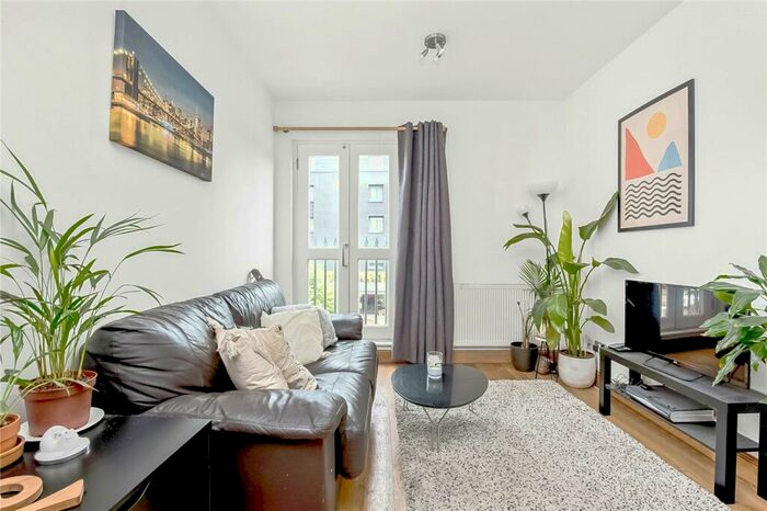 1 Bedroom Apartment To Rent In Temple Street, London, E2