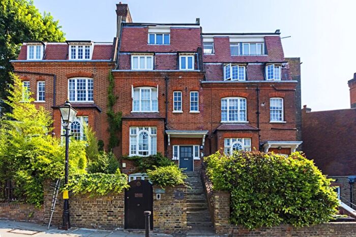 2 Bedroom Apartment To Rent In Holly Hill Hampstead, NW3