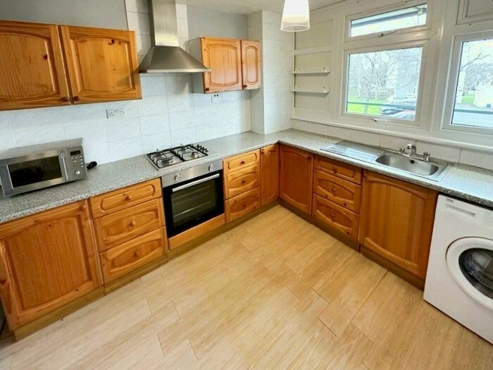 2 Bedroom Flat To Rent In Hazel Grove, London, SE26