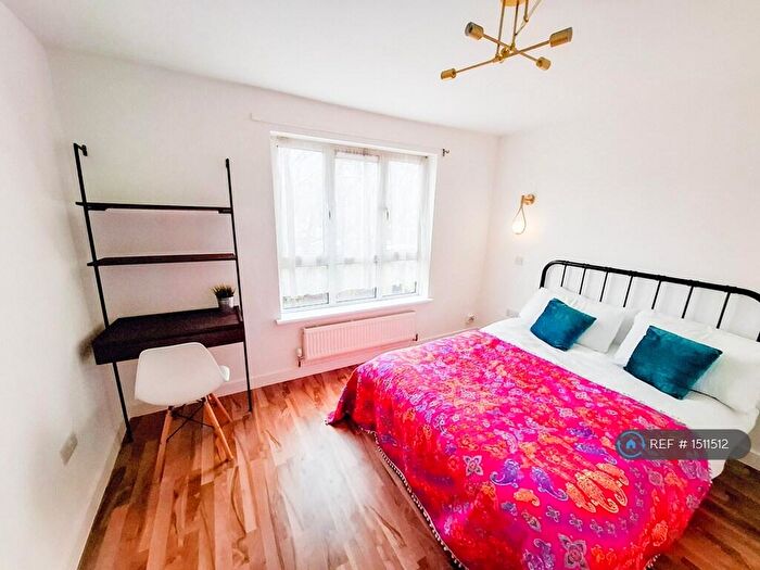 2 Bedroom Flat To Rent In Plimsoll Close, London, E14
