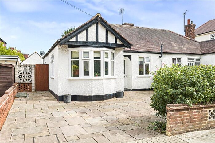 2 Bedroom Bungalow For Sale In Felstead Road, Orpington, Kent, BR6