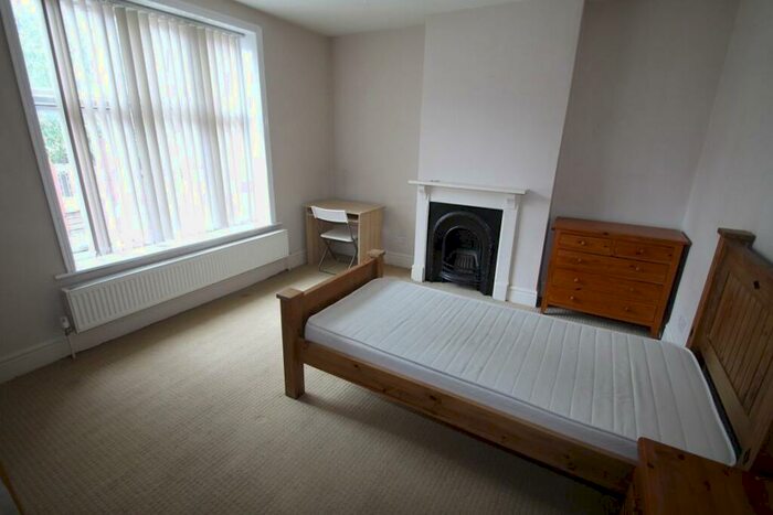 3 Bedroom Terraced House To Rent In Lorne Road, Leicester, LE2