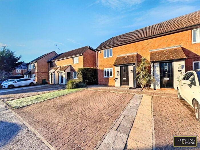 2 Bedroom House For Sale In Pound Lane Central, Laindon, Basildon, SS15