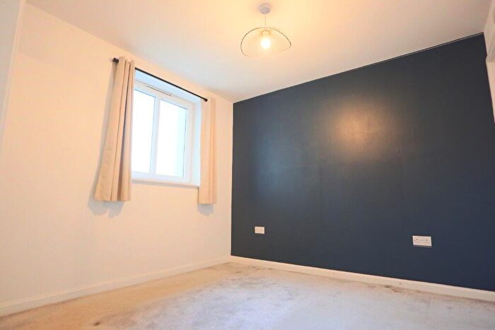 2 Bedroom Flat To Rent In Flaxmill Place, Bonnington, Edinburgh, EH6