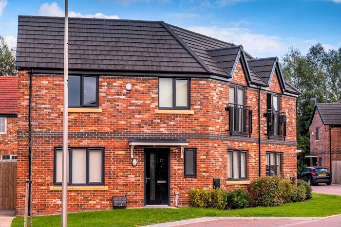 3 Bedroom Semi-Detached House To Rent In Castlemilk Court, Winsford, CW7