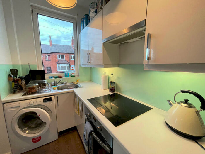 3 Bedroom Terraced House To Rent In Norman Mount, Leeds, West Yorkshire, LS5