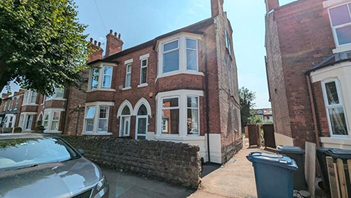 4 Bedroom Semi-Detached House To Rent In Rutland Road, NG2