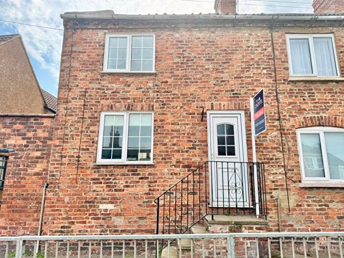 2 Bedroom Terraced House For Sale In Newmarket, Louth, LN11