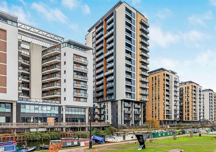 2 Bedroom Flat For Sale In Cadmium Square, Bethnal Green, E2