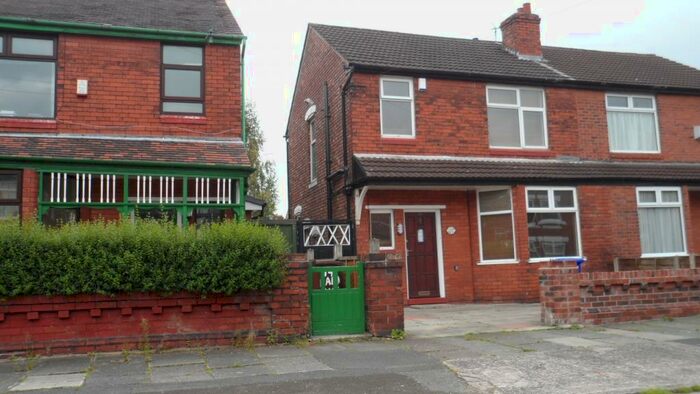 4 Bedroom Semi-Detached House To Rent In Barnsfold Avenue, Fallowfield, Manchester, M14
