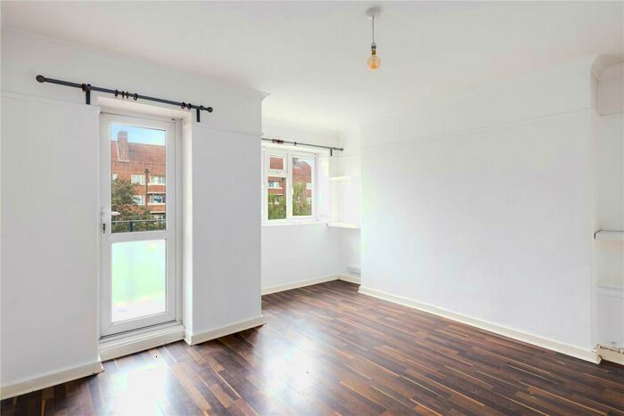 3 Bedroom Flat To Rent In Sherard House, Frampton Park Road, Hackney, London, E9